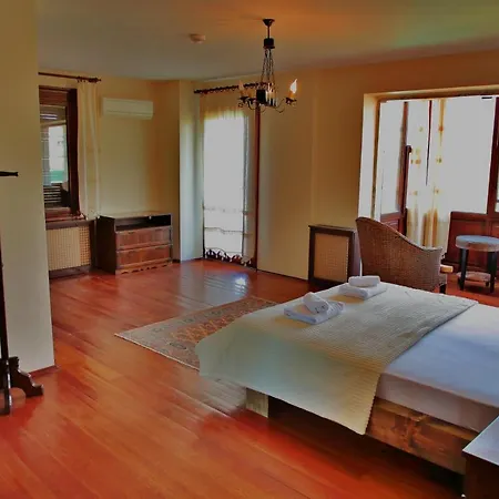 Otel The Mira House *