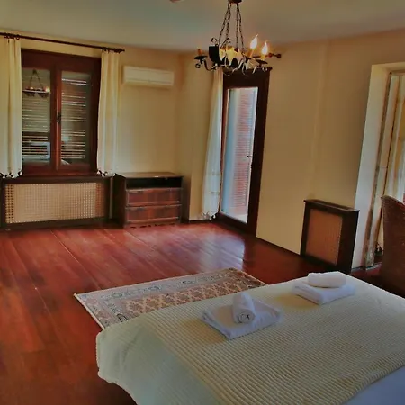 Otel The Mira House