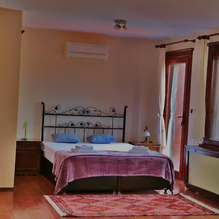 The Mira House Otel *