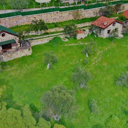 The Mira House Farmház *