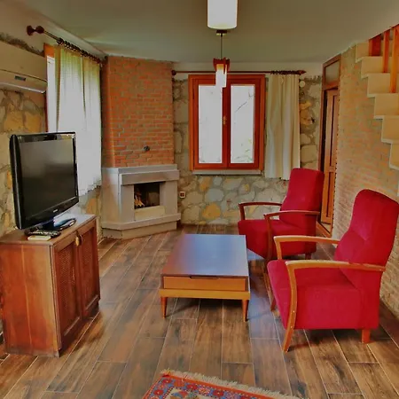 호텔 The Mira House